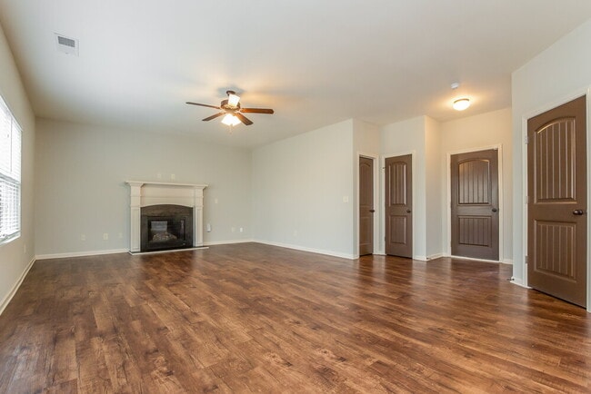 441 Chandler Bluff Ct SE, Grayson, GA 30017 - photo 3