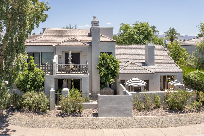 Modest townhouses and patio homes can be found for around 500,000 dollars in Gainey Ranch.