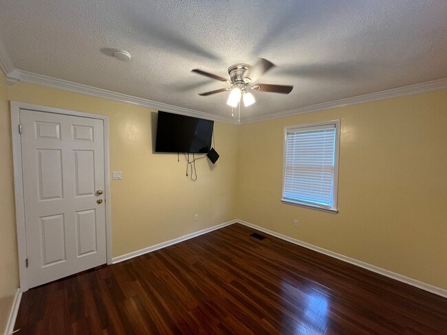 1320 E 35th St, Savannah, GA 31404 - photo 3