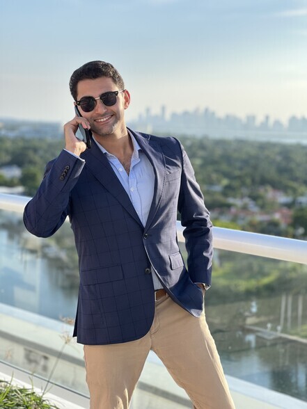 Agent Photo