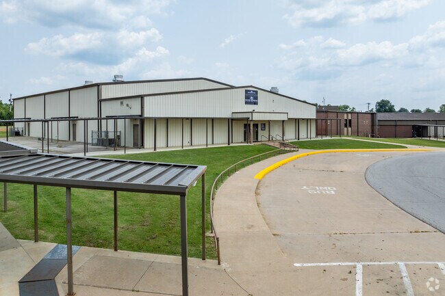 Mannford Middle School has many programs for students to choose from.