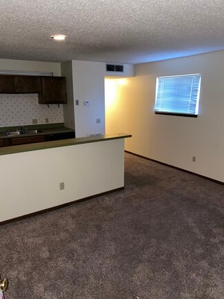 100 Plains St Unit 51, Dodge City, KS 67801