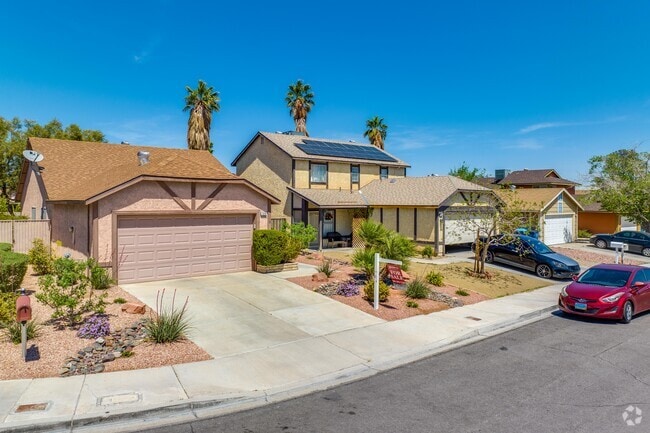 Single family residences in Pioneer Park have strong curb appeal.