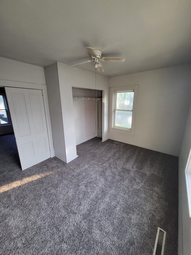 378 W Division St unit Lower, Fond Du Lac, WI 54935 - photo 4