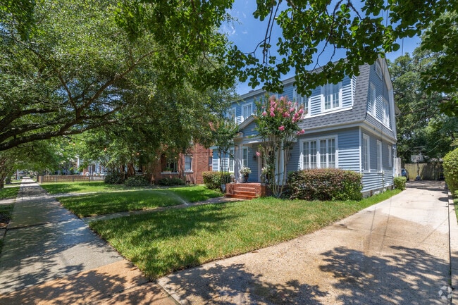 Historic Lyons Park is known for having many Colonial Revival and American Foursquare homes.
