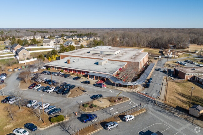 Northwest Guilford Middle School has received an overall grade of A- from Niche.