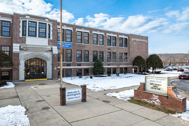 Park Middle School's entrance and roadside signage in Scotch Plains, NJ.R