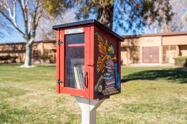 The student-teacher ratio at Mariposa Elementary is 29:1.