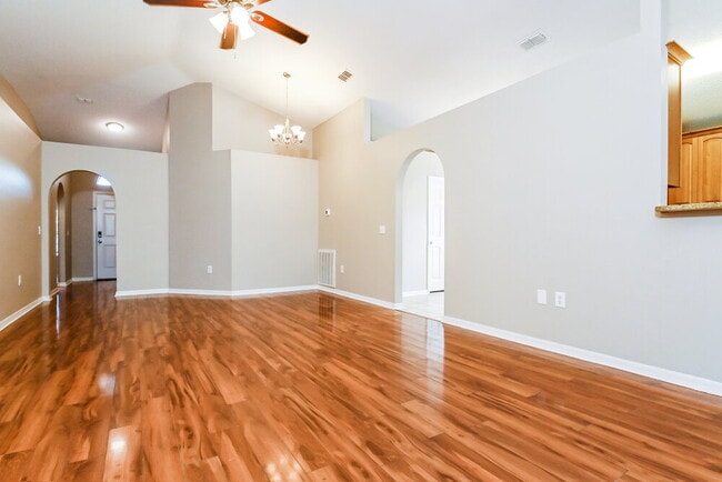 8212 Settles Crk Lp, Lakeland, FL 33810 - photo 4