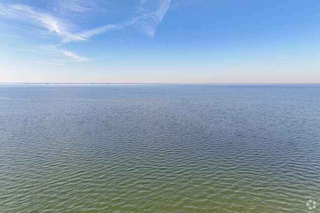 Bonneau, on Lake Moultrie in South Carolina offer peaceful and beautiful views.