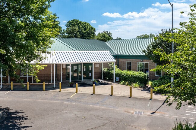 The Oaklawn Language Academy serves students in grades K-8th grade.