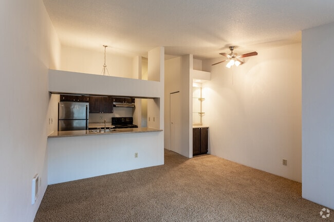 1BR, 1BA - 620 SF