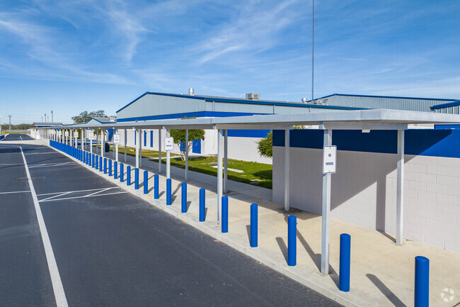Paul R Smith Middle has a student-teacher ratio of 17 to 1.