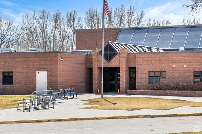 Victor Solheim Elementary School enrolls 560 students in grades K-5.