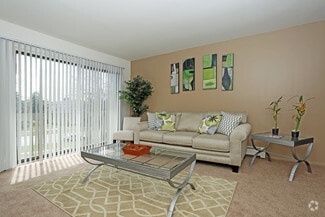 20195 Weybridge St, Clinton Township, MI 48036