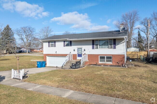 Bi-level homes are one of the most popular home styles Lowell.