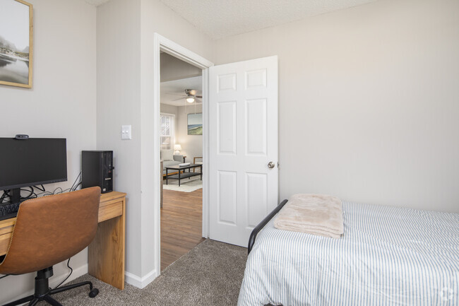 University Corners - Bedroom