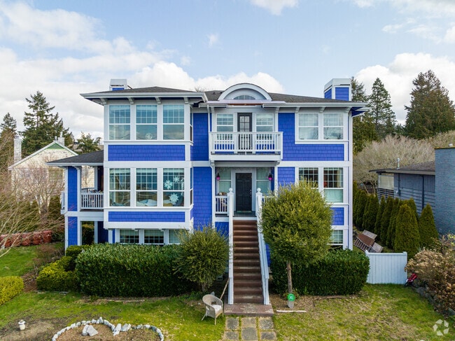 Homes in Gatewood can also include larger, contemporary designs.