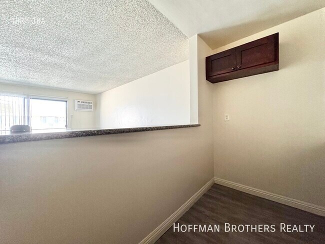 20339 Saticoy St unit 39, Canoga Park, CA 91306 - photo 4