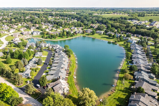 A beautiful, blue lake brings all of the neighbors together in Lake Largo.