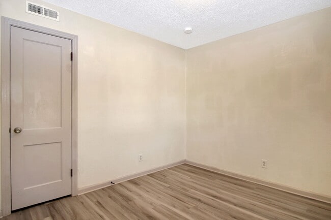 Bel Aire Oliver, Wichita, KS 67220 - photo 7