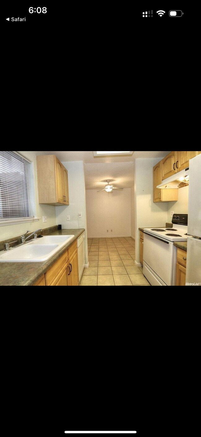 112 Luna Grande Cir unit 31A, Sacramento, CA 95834 - photo 6