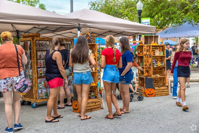Explore an array of craft vendors offering handmade goods in the City of Bartow Florida.