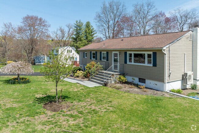 Ranch-style homes in Washington often sit on generous, tree-lined lots.