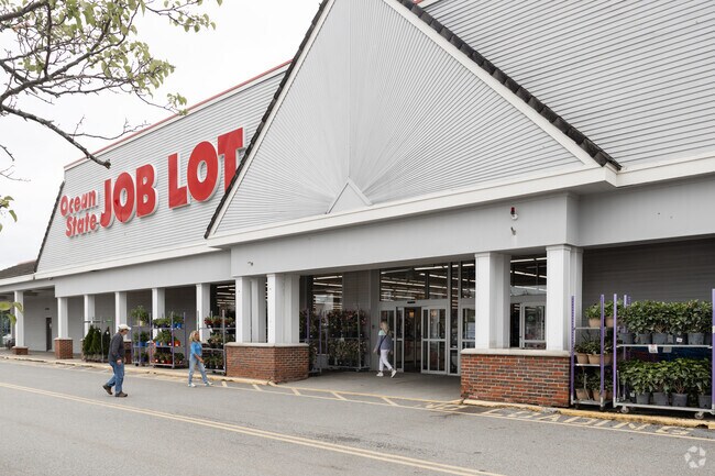 The popular discount retailer, Ocean State Job Lot, has a branch in Stratham.