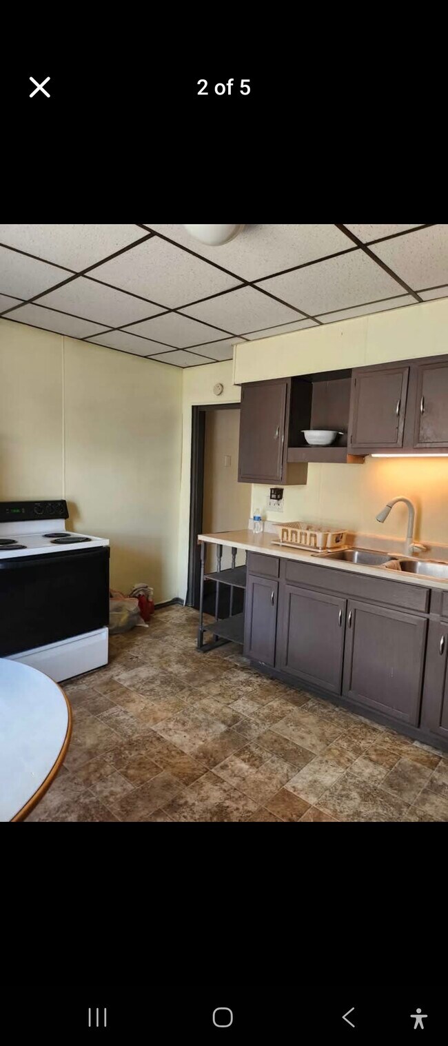 95 Connellsville St unit Second floor, Uniontown, PA 15401 - photo 3