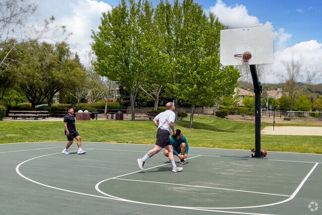 Diablo Vista Park offers a horseshoe pit plus basketball and volleyball courts in Tassajara.