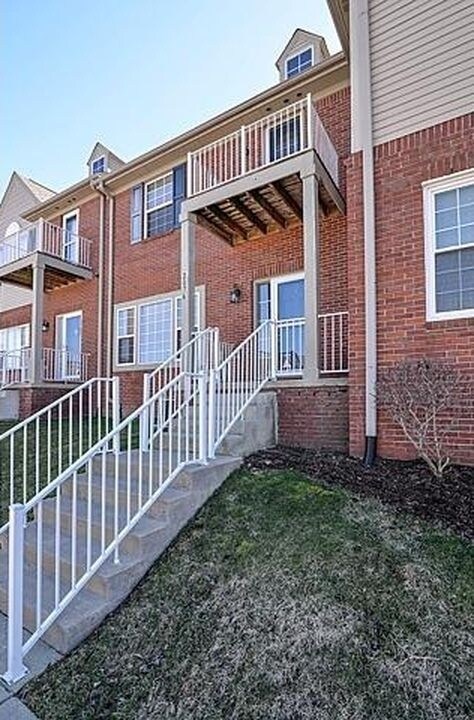 2076 Cloverly Ln, Ann Arbor, MI 48108 - photo 2