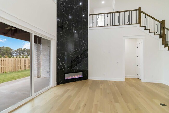 SLE L 130-07-Living Rm 04.jpg