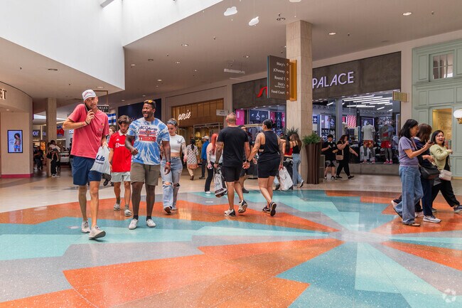 The Coronado center is conveniently located near Sombra del Monte.