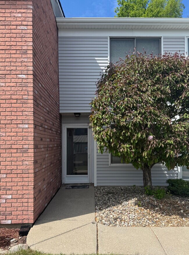 84 Rosebud Ln Unit 84, Mount Clemens, MI 48043