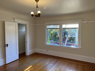 3255 Kempton Ave, Oakland, CA 94611