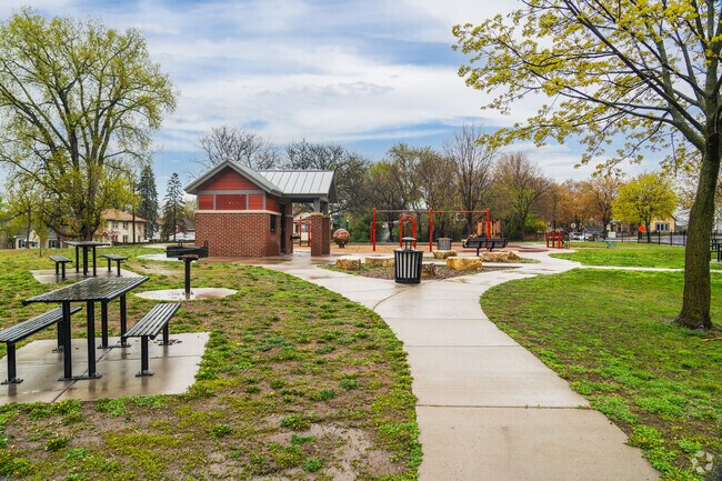 Margaret Park has outdoor amenities for soccer, football, ultimate frisbee & volleyball.