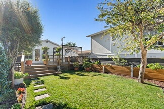 662 Rosecrans Ave, Manhattan Beach, CA 90266