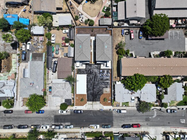 630 N Juniper St unit 630, Escondido, CA 92025 - photo 6