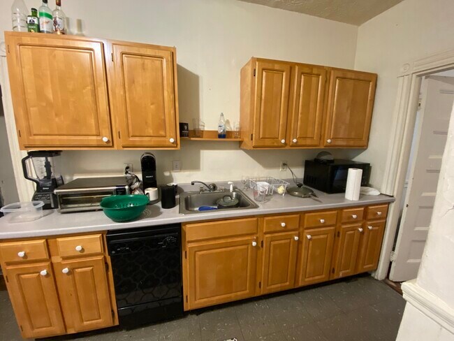 142 Calumet St unit 1, Boston, MA 02120 - photo 4