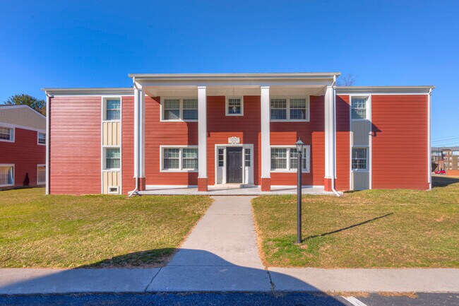 Stonegate and Carlton Scott Apartments, Blacksburg, VA 24060 - photo 5