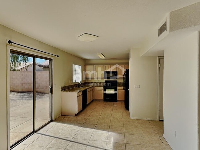 10633 W Piccadilly Rd, Avondale, AZ 85392 - photo 4
