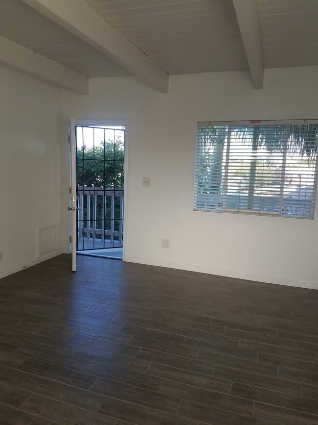 1415 E Cruces St unit 4, Wilmington, CA 90744 - photo 5