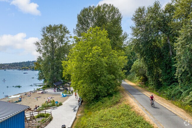 Jump in the refreshing water at Log Boom Park after riding Burke Gilman Trail.