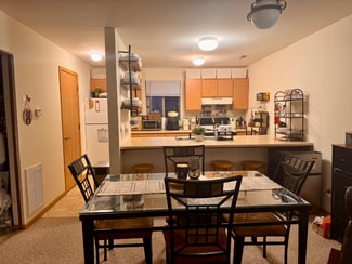 302 S Busey Ave Unit 204, Urbana, IL 61801
