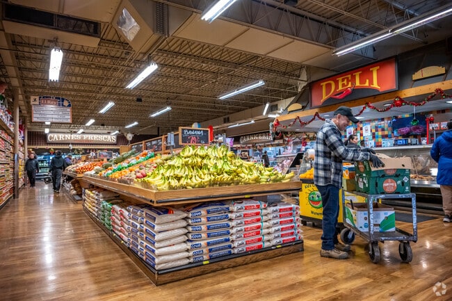 El Rey is a popular Hispanic supermarket chain in Milwaukee.