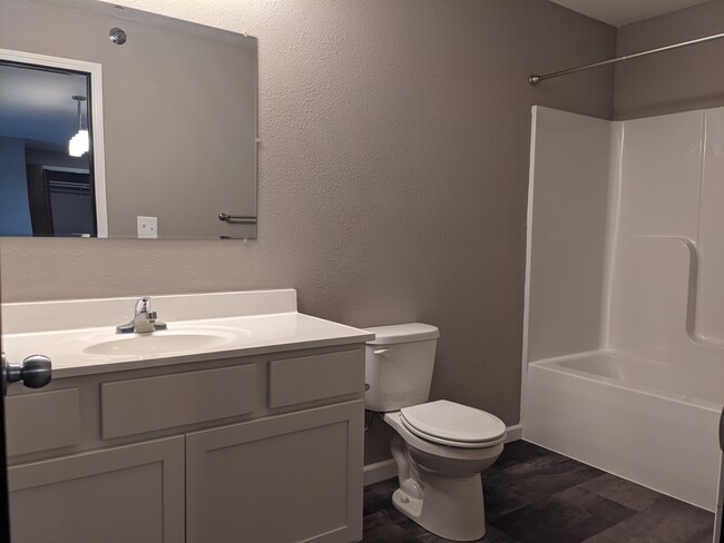 Lakeview Apartments, Albert Lea, MN 56007 - photo 7