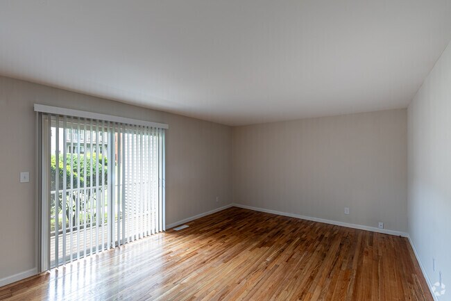 Newport Apartments, Milford, CT 06460 - photo 6