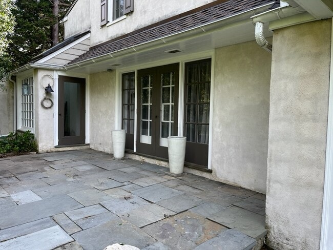 2 River Rd unit 2, Conshohocken, PA 19428 - photo 3