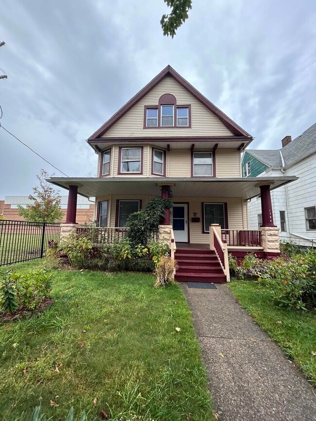 1794 W 54th St Unit 2, Cleveland, OH 44102
